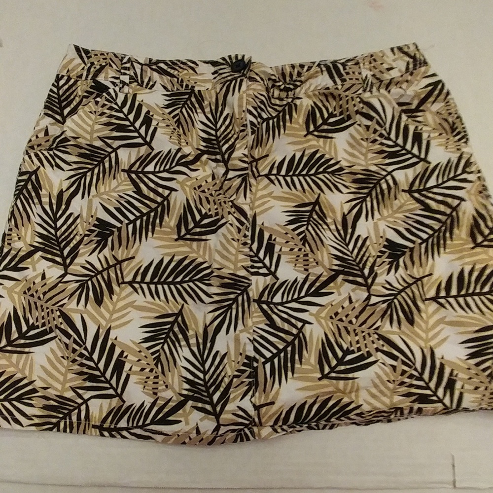 White Stang Floral Skort